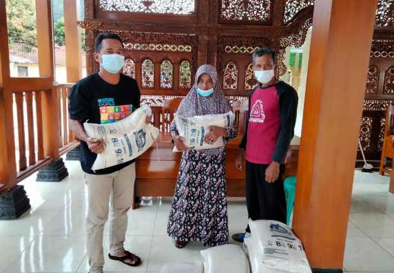PPKM Diperpanjang, Bantuan Beras PPKM 10 Kg Kembali Salurkan di Desa Pagertoyo